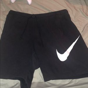 NIKE SHORTS